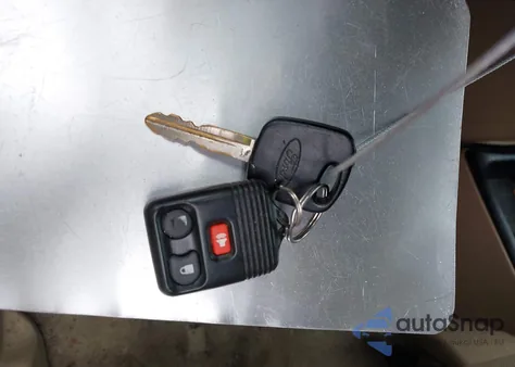 2004 Ford Escape Xlt from USA, damaged, VIN 1FMYU93134KA81145